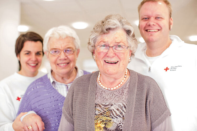 DRK-Herten Rotkreuz Symbolfotos, Senioren, Ambulante Pflege, Hausnotruf, Rotkreuz-App MeinDRK, Inklusion und jung und alt